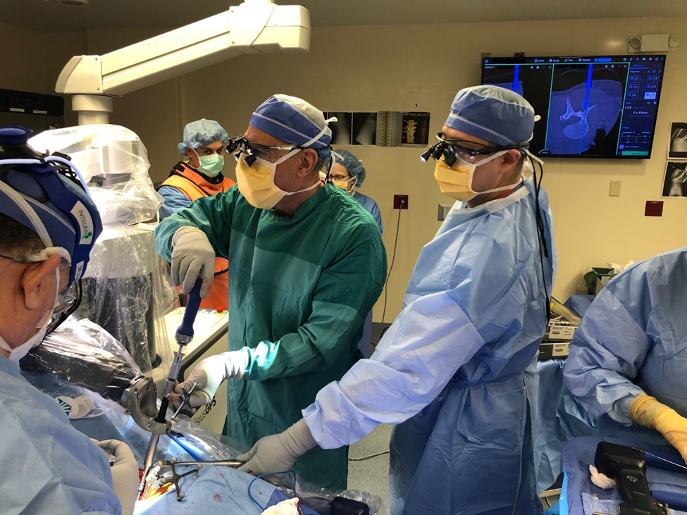 Surgeons using ExcelsiusGPS during a procedure